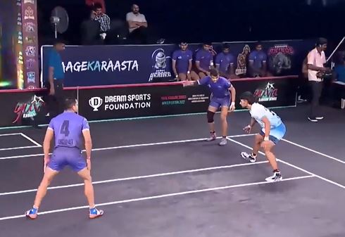 Dominant Heroes beat Panthers 45-27