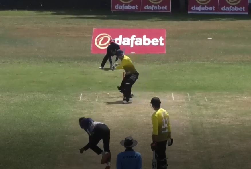 6 Sixes, 4 Fours! Gill's valiant 63 helps Hippo reach 149