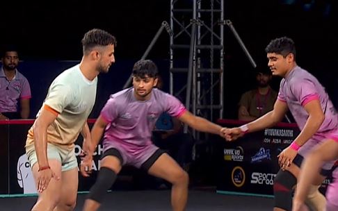 Arjun's clinical raid troubles Rhinos