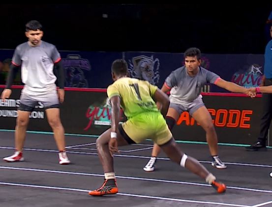 Muthu's clinical raid stuns Magnets