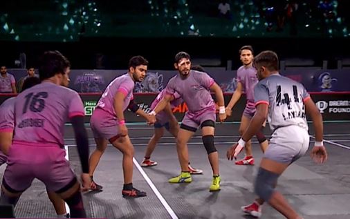 Rahul's aggressive defence stuns Magnets