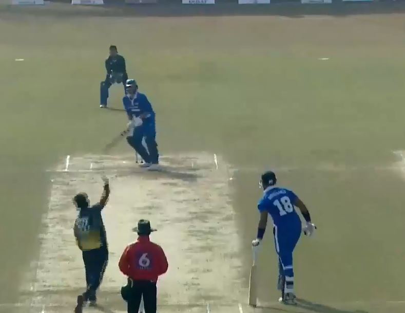Super Kings flatten meek Avengers by 8 wickets