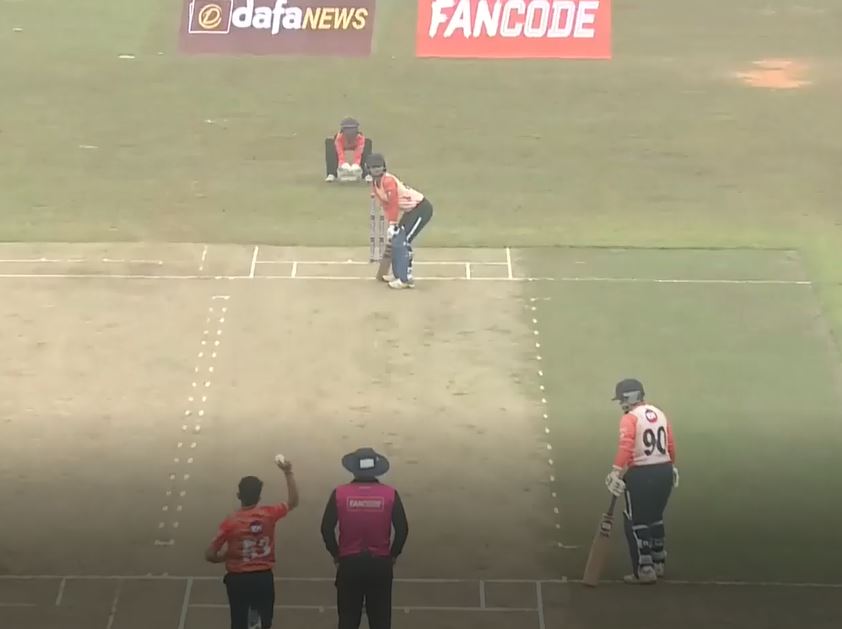 Riders secure easy win, pip Strikers by 6 wickets