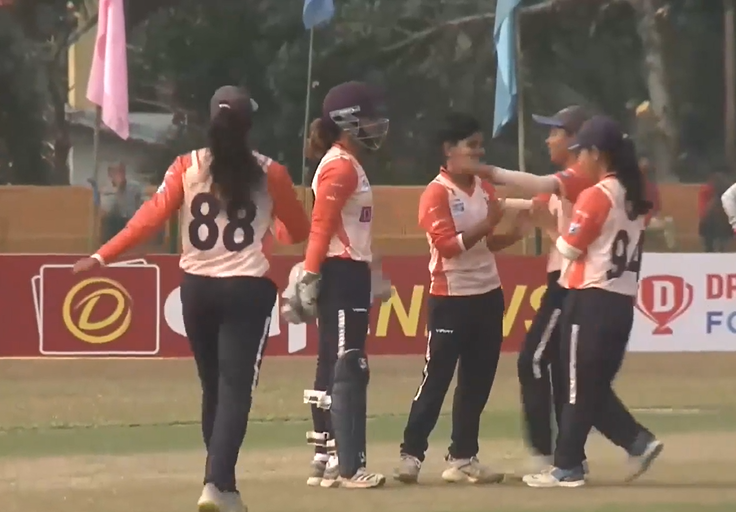 Strikers bowl out Warriors for 56-run victory