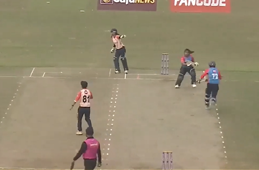 Strikers hold nerve to beat Titans by 22 runs, jump on top of table