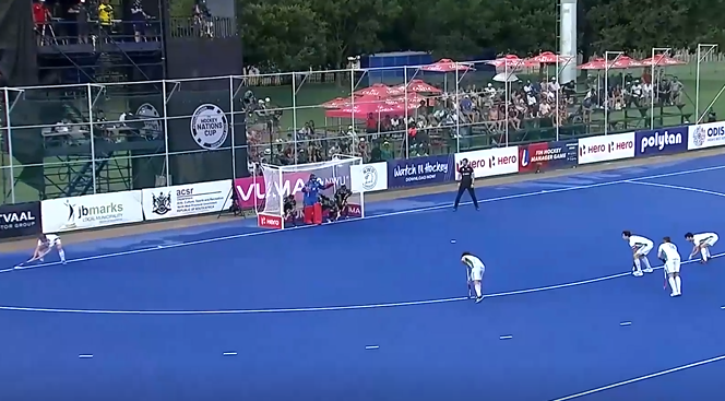 South Africa fight hard to edge past Ireland 4-3