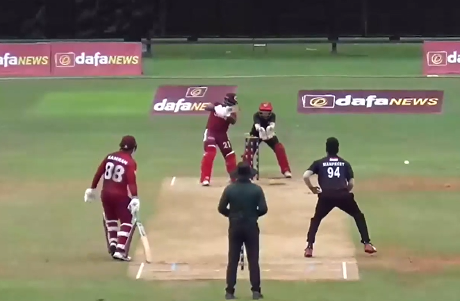 Imal Liyanage hits winning runs for Qatar with 58 off 39