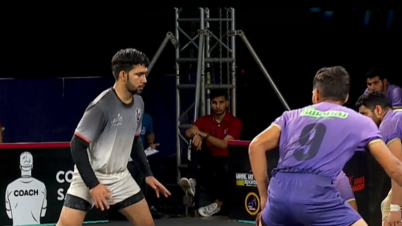 Virender Singh cruises past Aravalli Arrows' defence