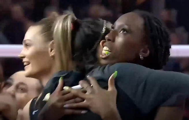 Vakif Bank fight hard to pip Eczacibasi Vitra