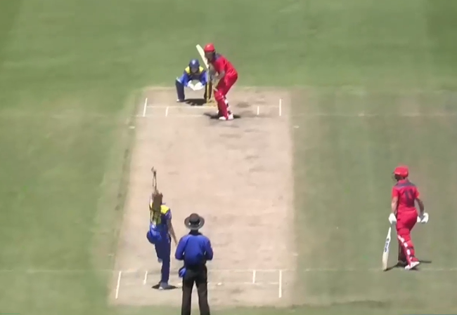 Annie O'Neil smashes 74 off 56 with 7 fours, 3 sixes