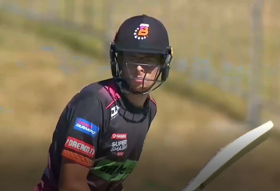 41 off 20! Santner smashes Volts bowlers