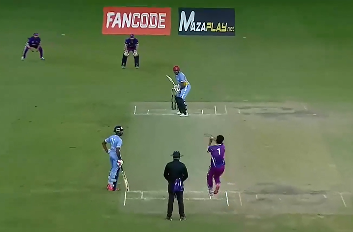 Saqib Manshad's 3-fer troubles Blues' batters
