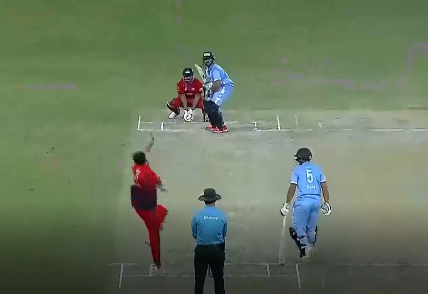 Sharafu's blazing 60 off 32 helps Emirates Blues reach 183