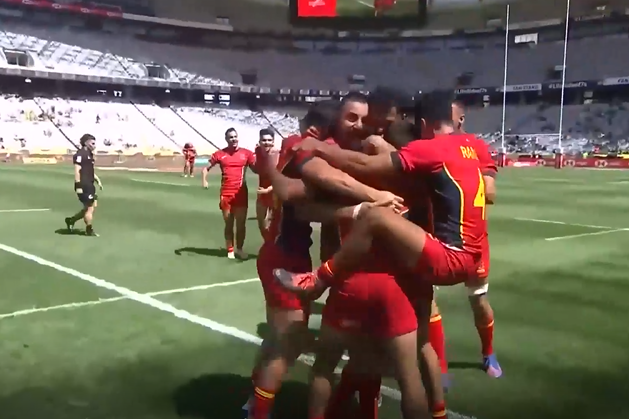 Spain show nerves of steel to beat All Blacks 14-10