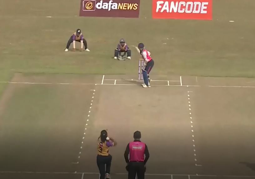 3 for 12! Suravi Roy dismantles Warriors