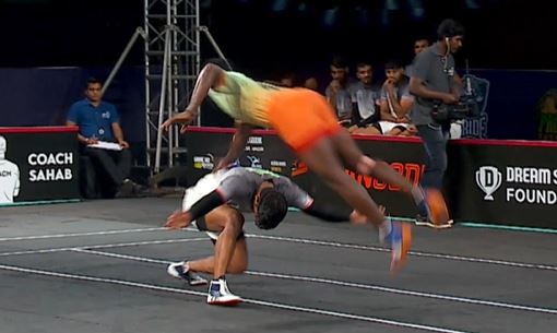 Sathish's spectacular raid stuns Magnets