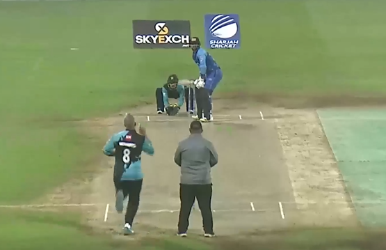 42 off 15! Mohammad Waseem torments Future Mattress