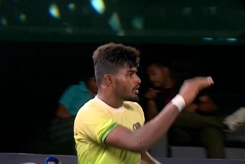 Sanjeevi puts Magnets on the backfoot with his raids