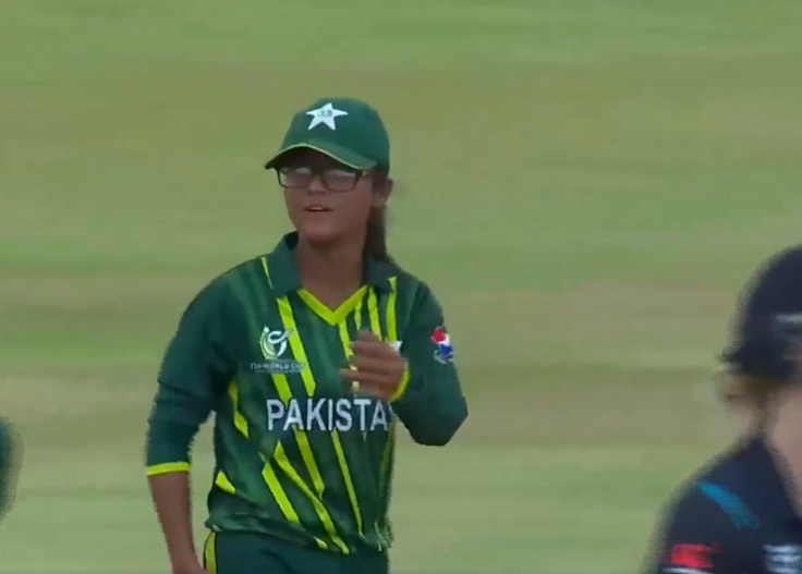 3-fer! Anosha Nasir puts New Zealand on the backfoot