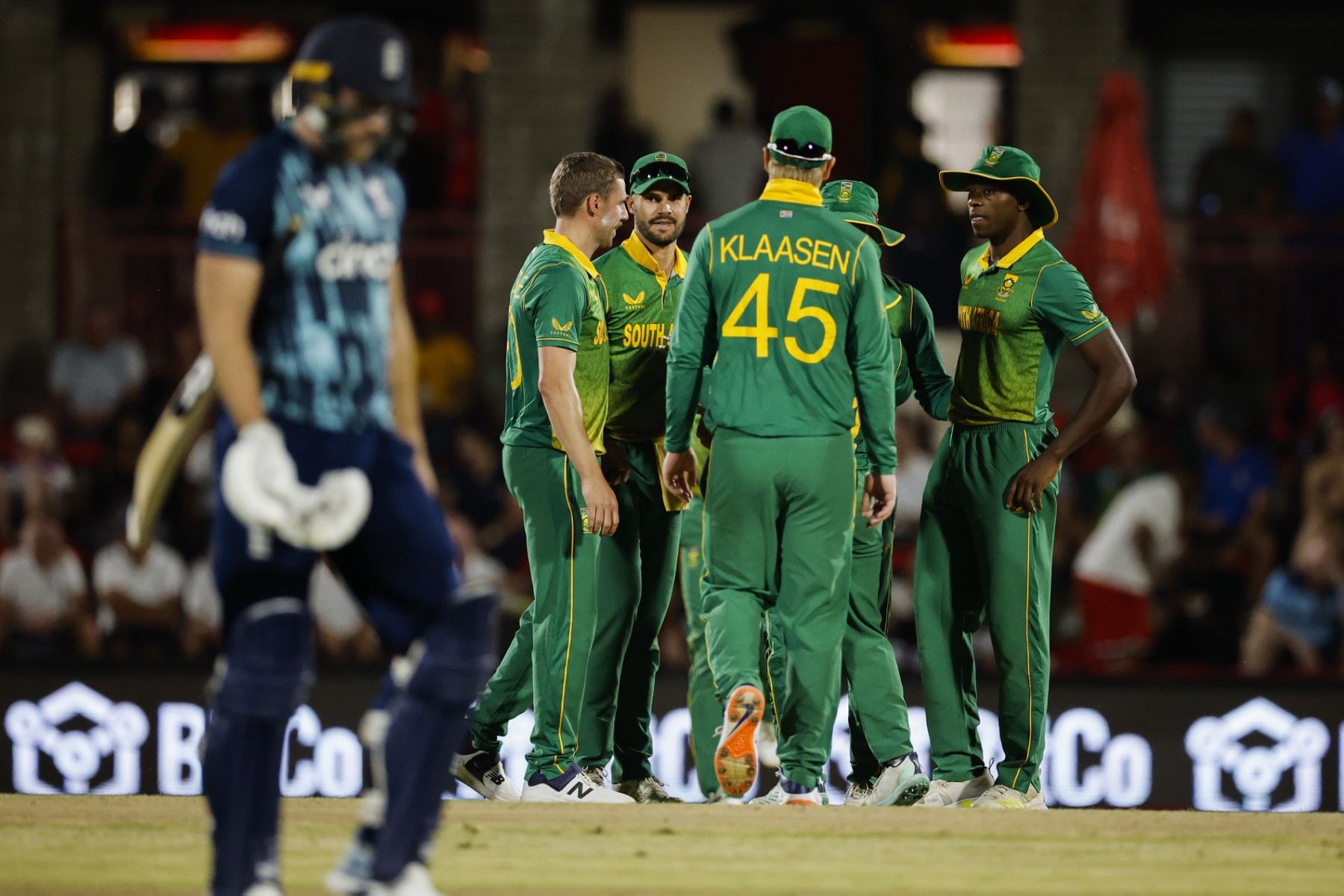 THRILLER! Dussen, Nortje star as SA beat ENG