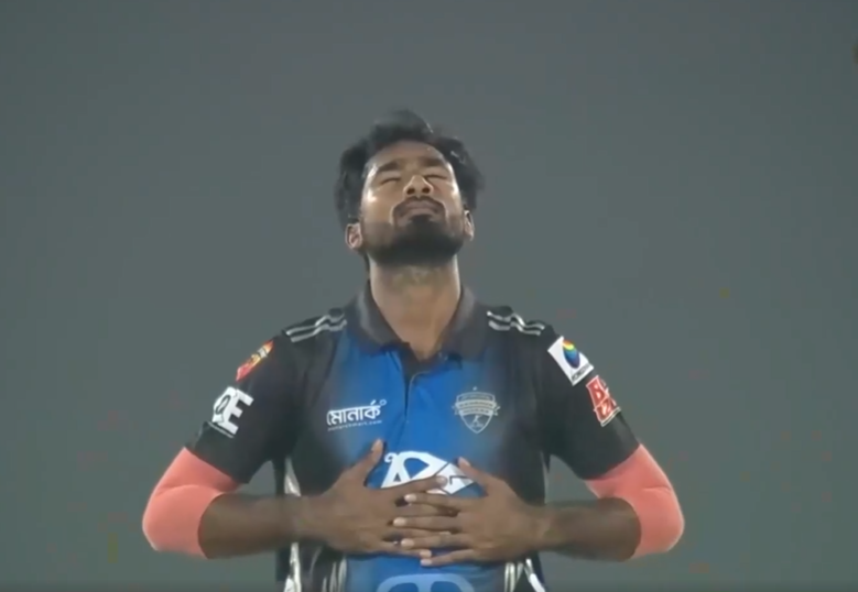 4-fer! Robiul Haque dismantles Khulna Tigers's batting lineup