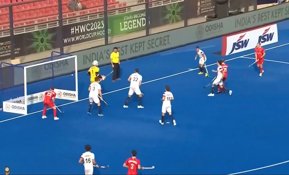 Resilient Wales fight hard to equalise late against France 2-2