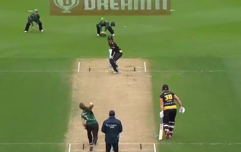27* off 14! Amelia Kerr sails Wellington Blaze to victory
