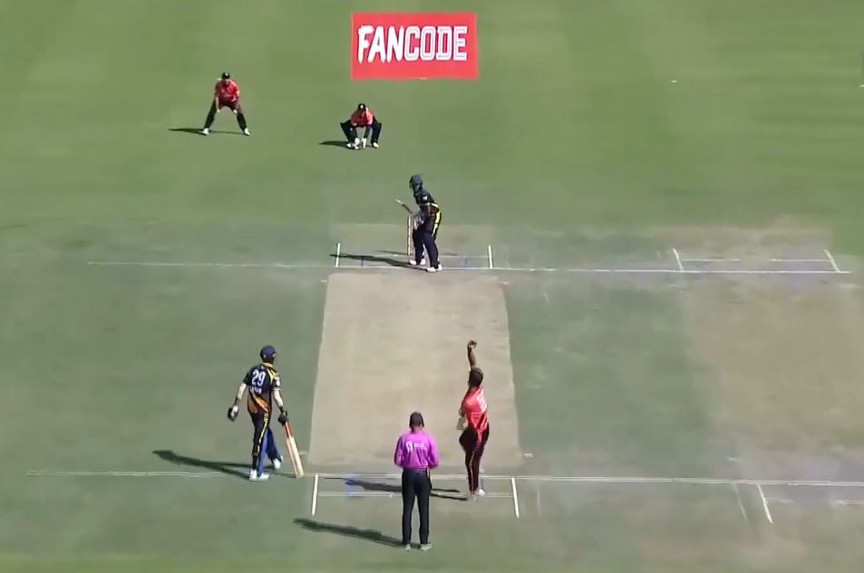 Titans hold nerve to beat Busters by seven runs