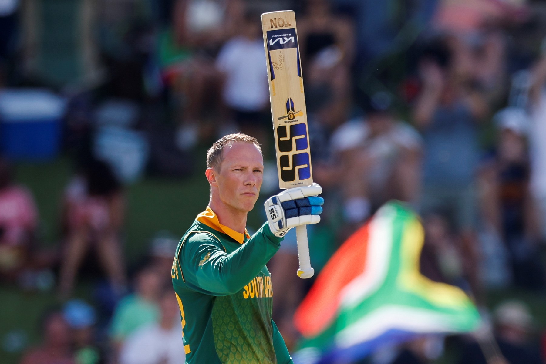 Van der Dussen's classy 111 shores up for South Africa
