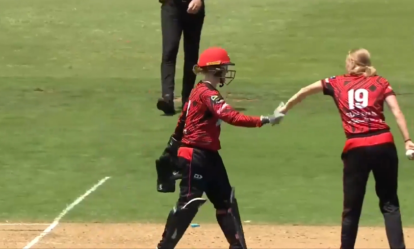 4-fer! Gabby Sullivan blows Auckland Hearts to bits