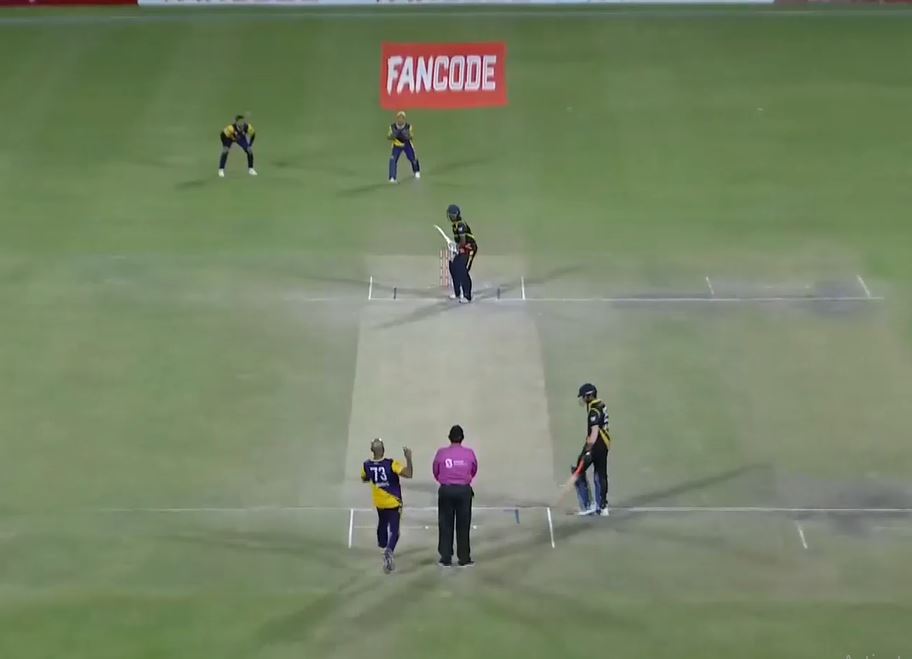 Rampant Thunders rout Titans by 8 wickets