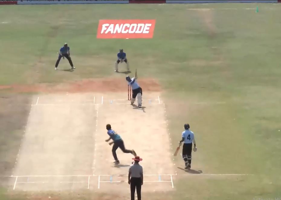 5 Fours, 7 Sixes! M Vallarasu's sensational 68