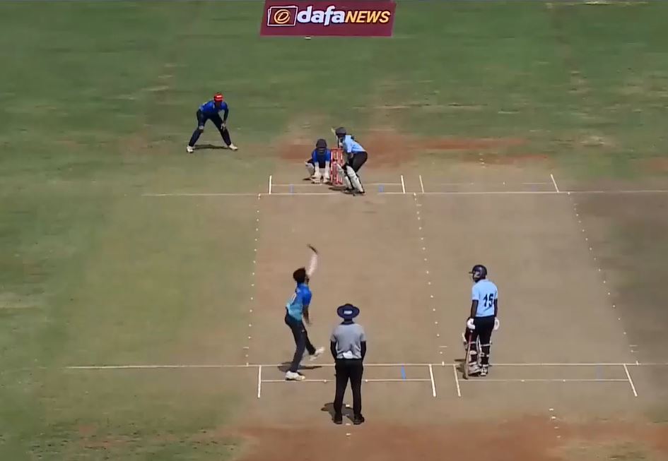 3 for 12! S Raj dismantles Theayagaraya