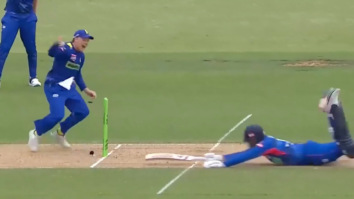 18 needed off 6! Watch this roller coaster finish