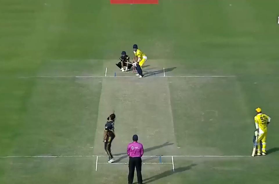 Z Maqsood 's 3-fer gets the better of Ghubrah Giants batters