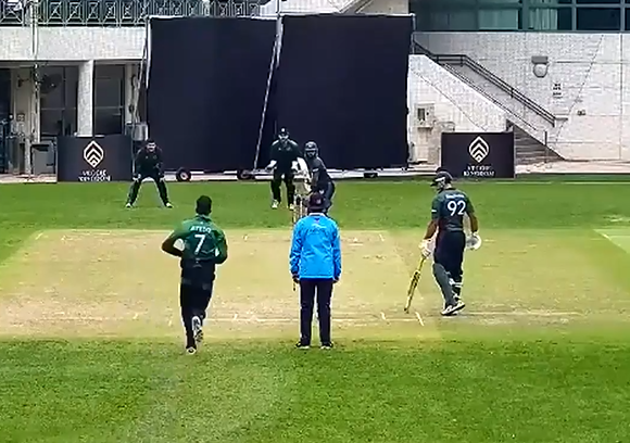 5 for 24 with three maidens! Ateeq Iqbal steals the show