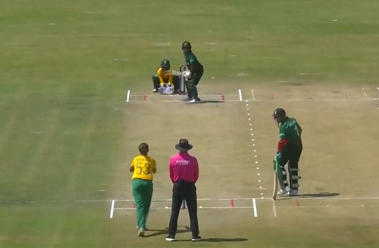 Reyneke's 4-fer restricts Bangladesh to 106