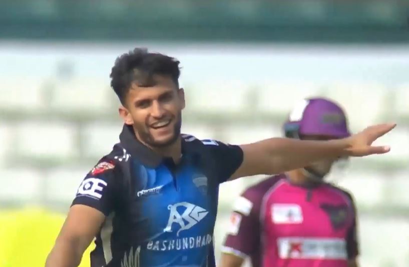 Omarzai handicaps Strikers with his 3-fer