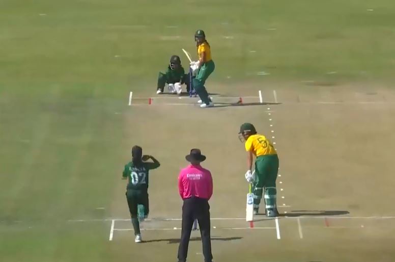 3 for 18! Rabeya Khan puts South Africa on the backfoot