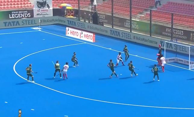 Dominant South Africa thump Malaysia 6-3