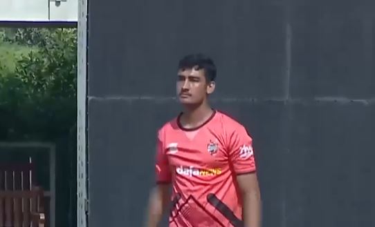 Nadeem Khan puts on a show with his 4-fer