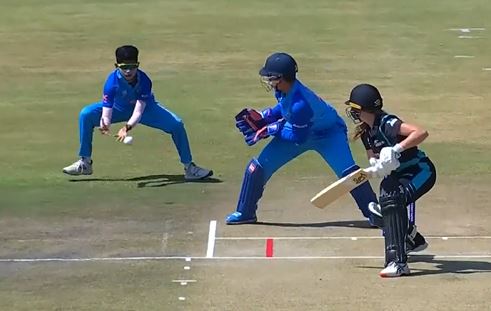 SHARP CATCH by Soumya Tiwari at first slip