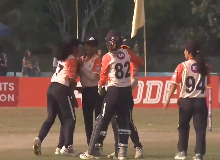 Strikers bowl out Blasters for 98-run massive victory