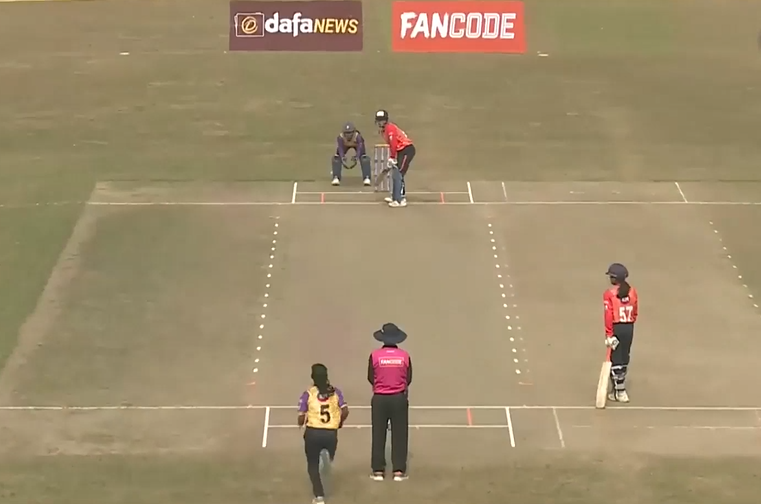 Stars lift trophy with a comfortable seven-wicket win over Riders