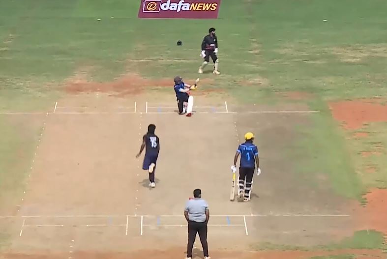5 fours, 3 sixes! Sunil Krishna's valiant 52