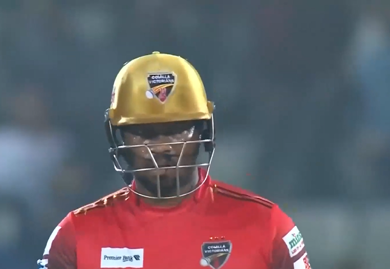 11 sixes, 5 fours! Johnson Charles's 107* lights it up for Victorians