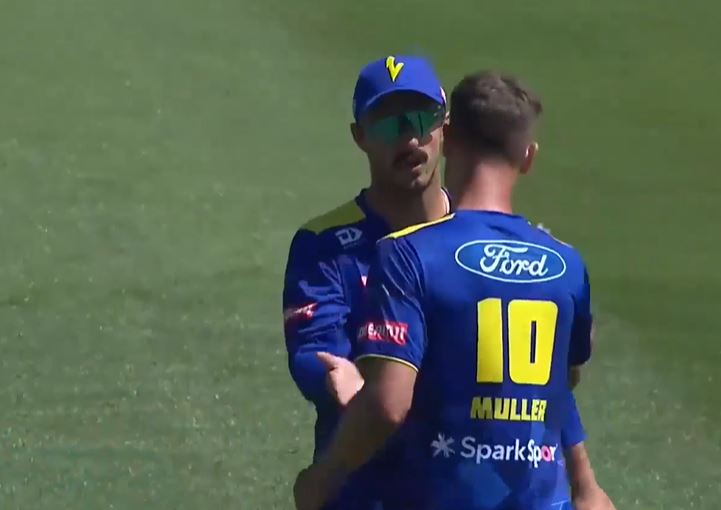 Muller's 3-fer puts Stags on the backfoot