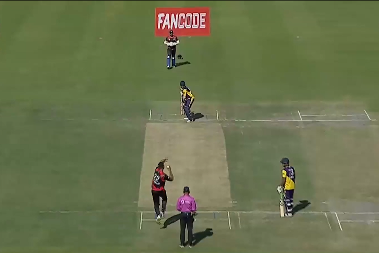 3 for 21 in 2.1 overs! Kaleemullah's sensational spell destroys Thunders