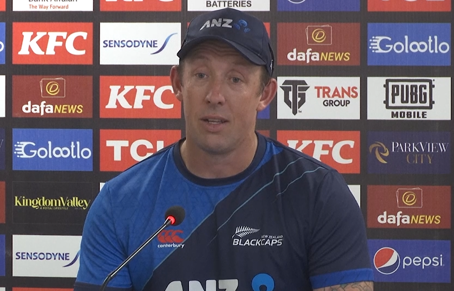 NZ head coach Luke Ronchi praises Pakistan's reverse swing bowling