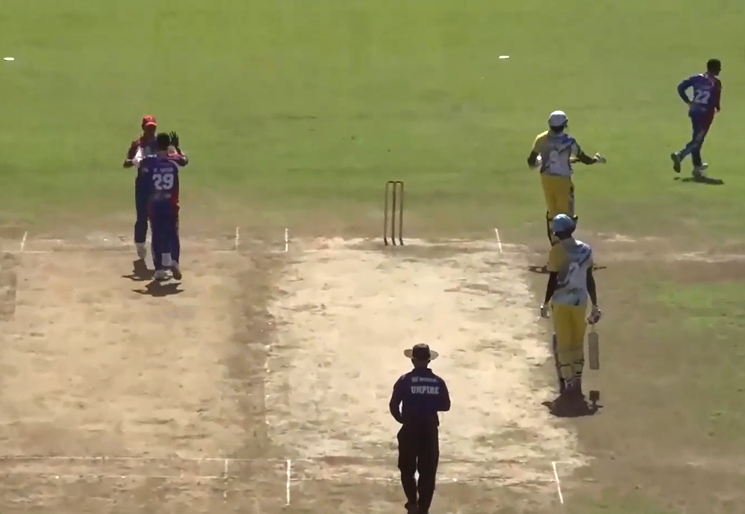 3 for 15! Darren Nedd gets the better of Splashers' batters